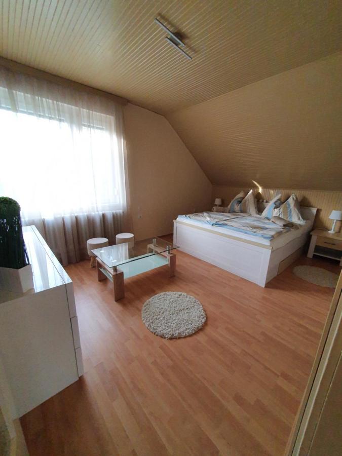 Apartman Ilike Balatonfured Exterior photo
