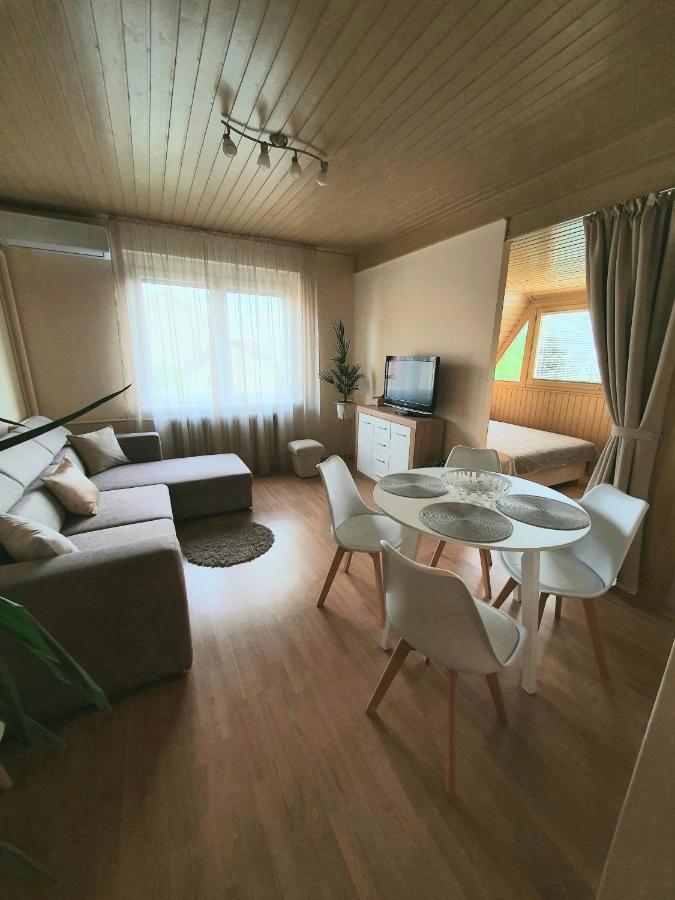 Apartman Ilike Balatonfured Exterior photo