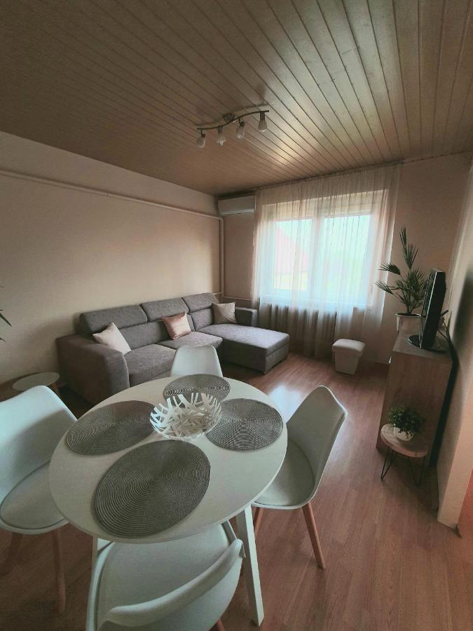 Apartman Ilike Balatonfured Exterior photo